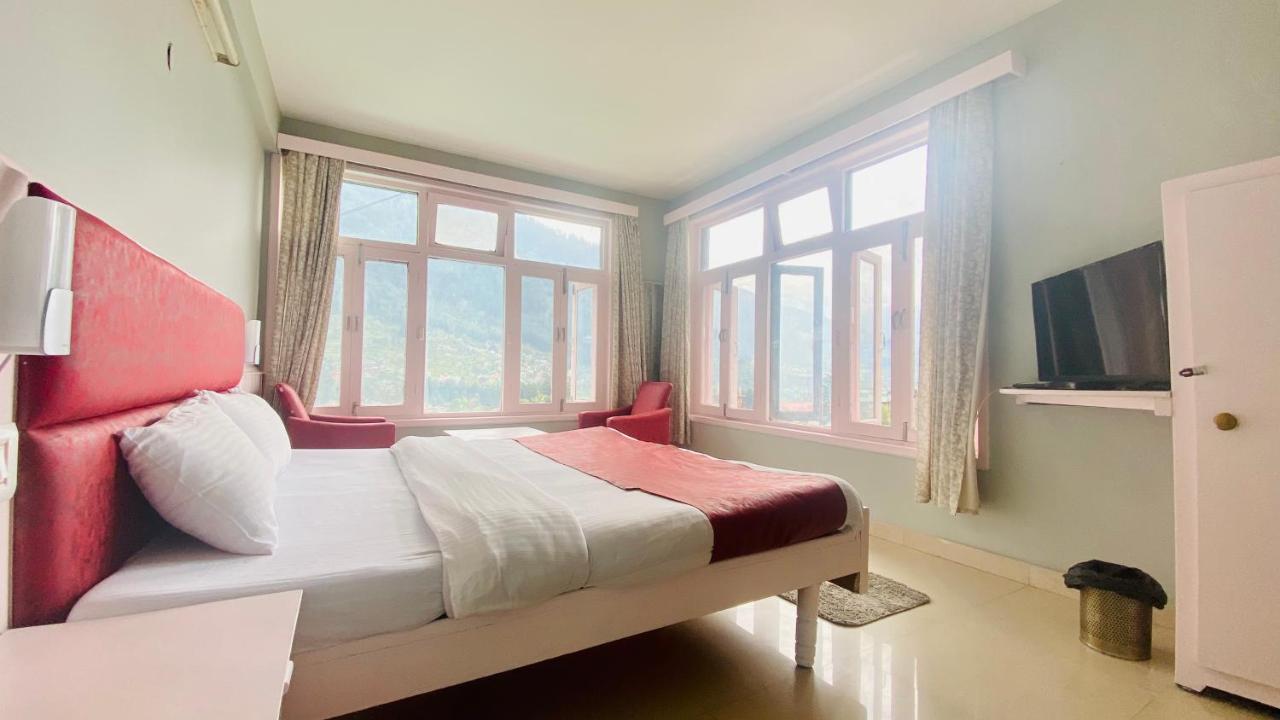 Hotel Meadows Manali Екстер'єр фото