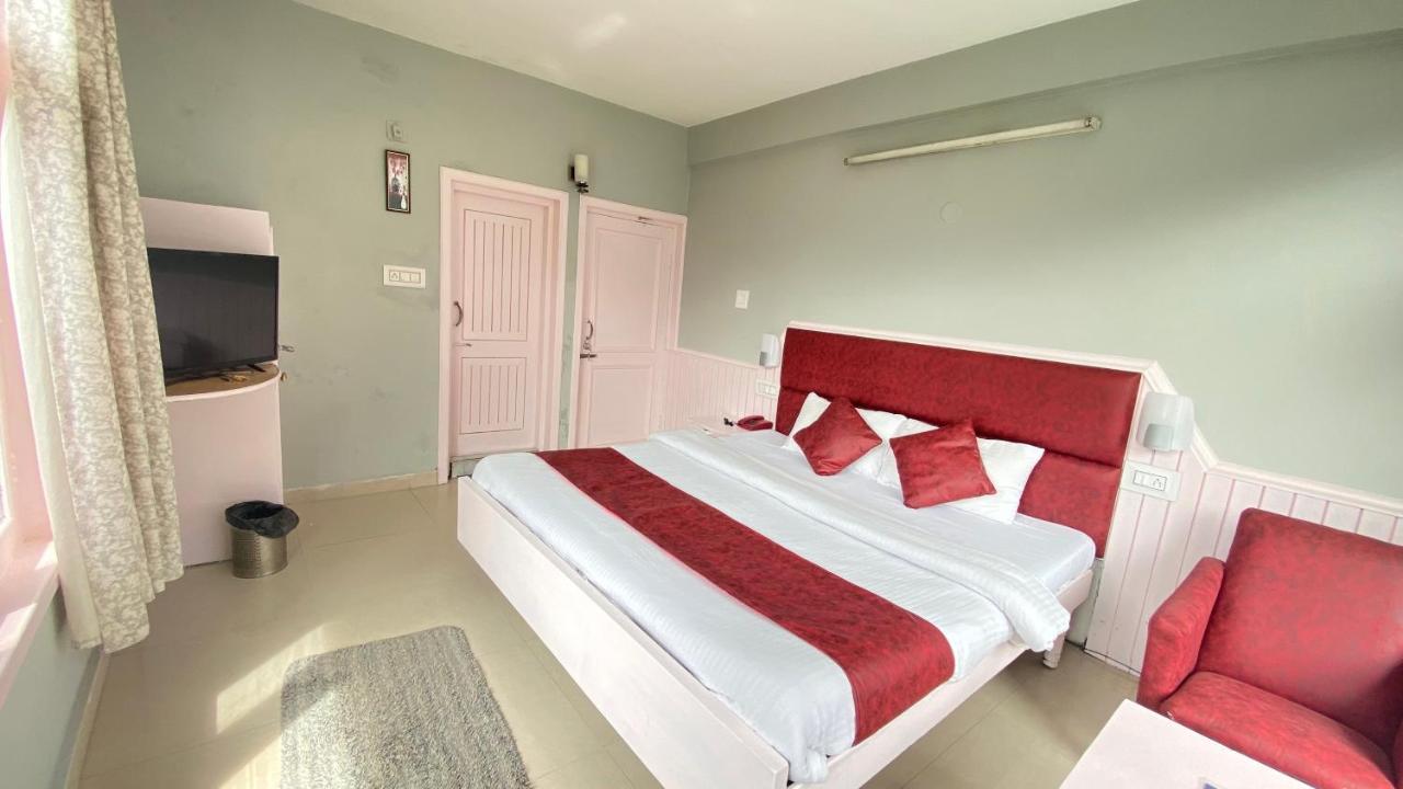 Hotel Meadows Manali Екстер'єр фото